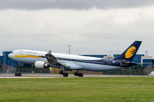 Airbus A330-300 (VT-JWR) - Jet Airways A333 VT-JWR touchdown.