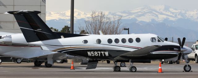 Beechcraft Super King Air 200 (N587TW)