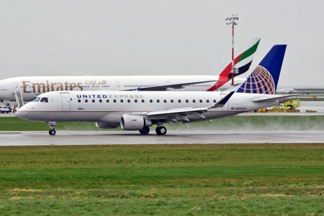 Embraer 175 (N105SY)