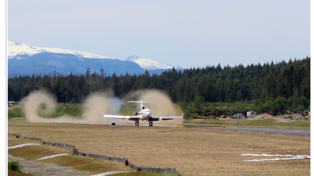 Boeing 727-100 (N606DH) - Final Landing for N606DH