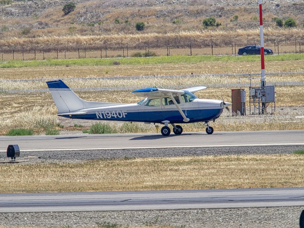 N1940F — - Cessna 172N at Livermore Municipal Airport CA.