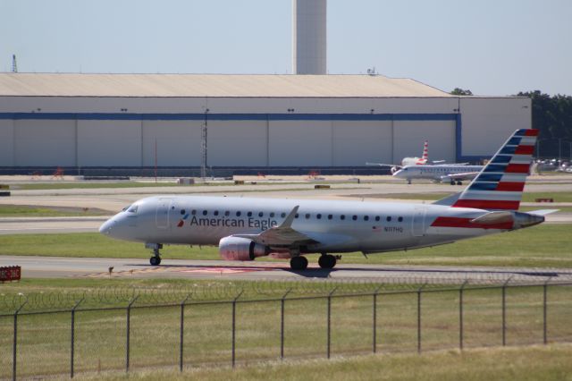 Embraer 175 (N117HQ) - Plane Type: 2007 Embraer-Empresa Brasilera De ERJ-170-200LRbr /Route: SDF-CLTbr /Airline: American Airlines br /Livery: br /Registration: N117HQbr /Owned By: Republic Airways INCbr /Runway: 36L 