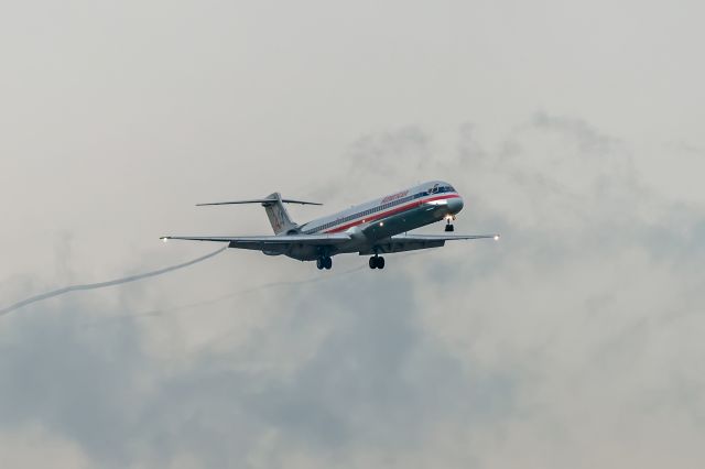 McDonnell Douglas MD-80 —