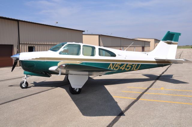 Beechcraft Bonanza (33) (N5451U)