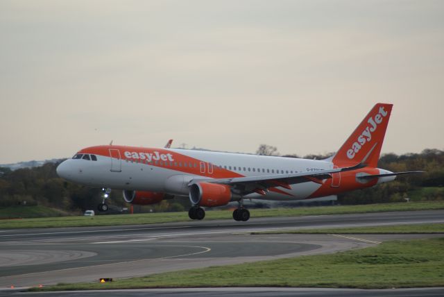Airbus A320 — - EasyJet A320-214