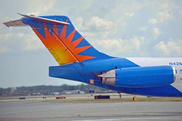 McDonnell Douglas MD-83 (N426NV)