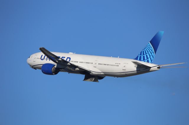 Boeing 777-200 (N772UA)