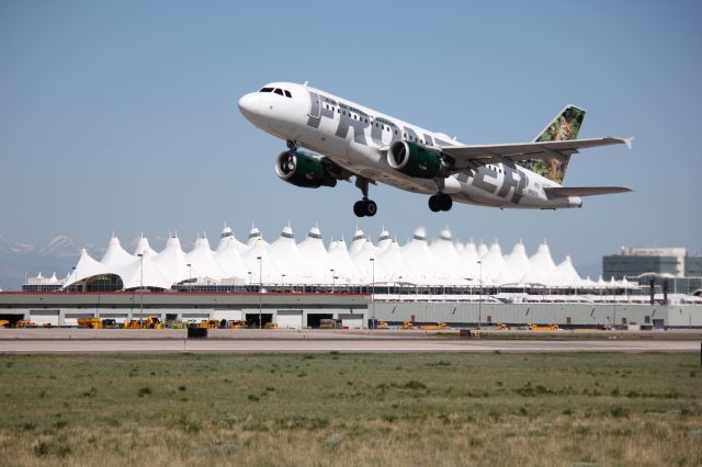 Airbus A319 (N910FR)