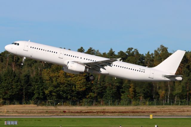 Airbus A321 (YL-LDQ)