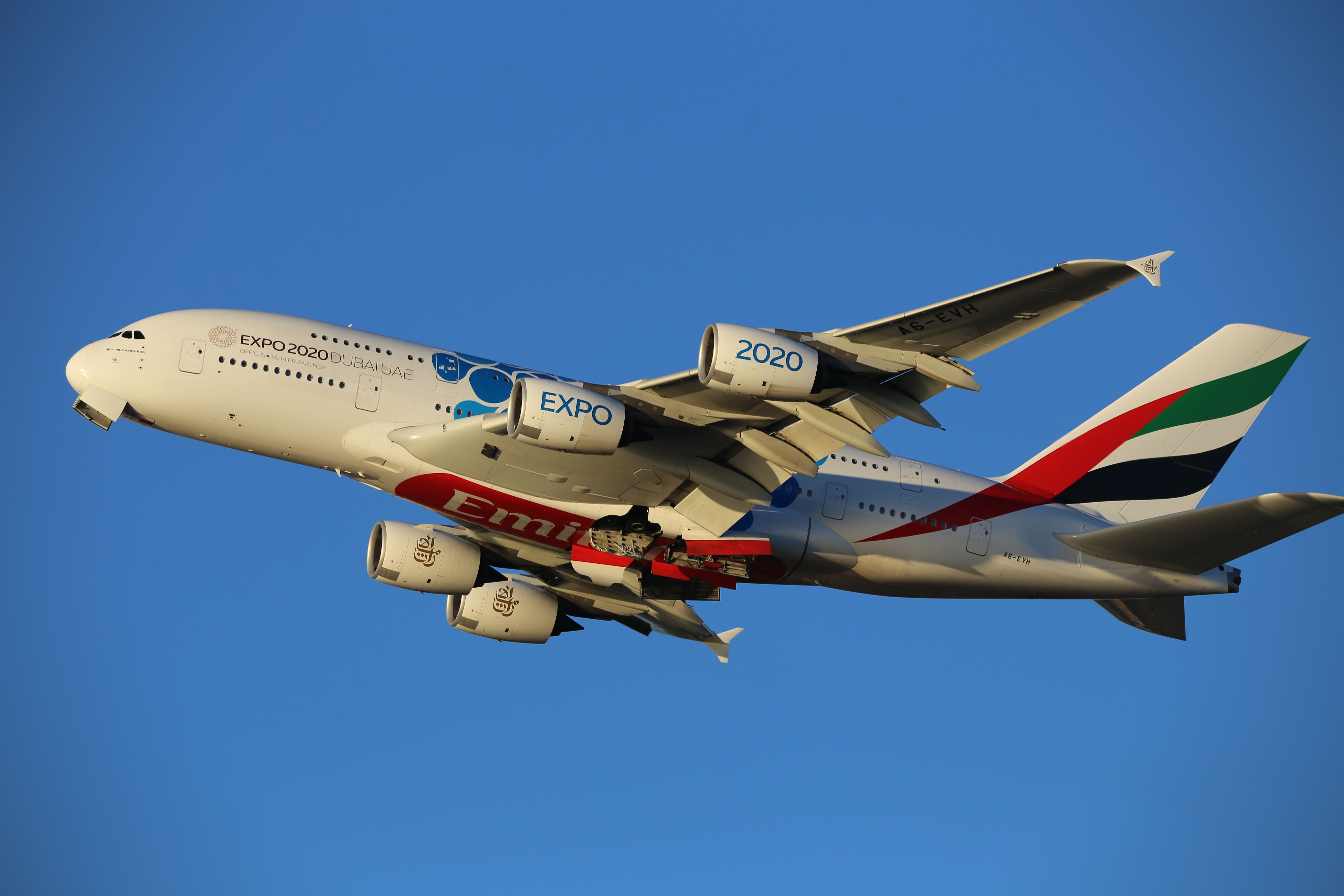 Airbus A380-800 (A6-EVH)