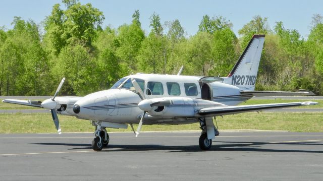 Piper Navajo (N207MD)