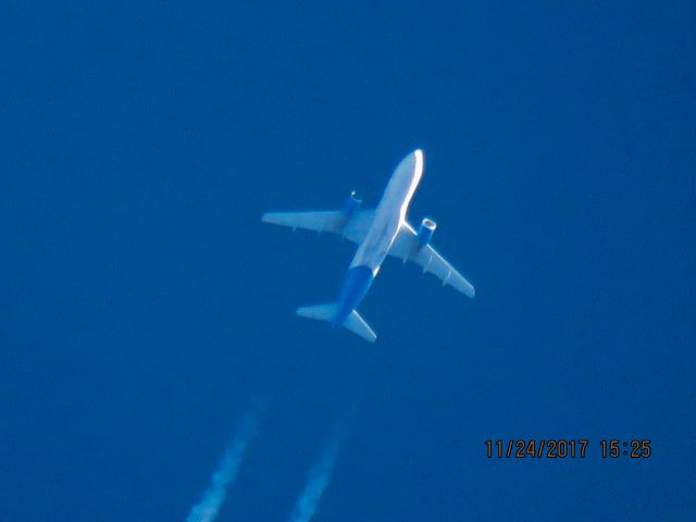 Airbus A319 (N325NV)