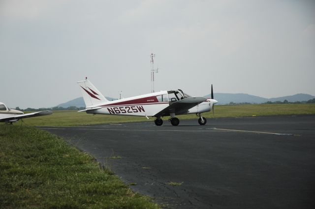 Piper Cherokee (N6525W)