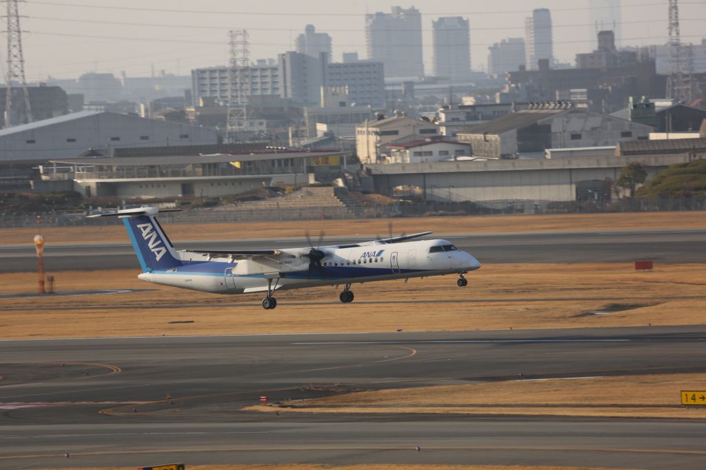 de Havilland Dash 8-400 (JA845A)