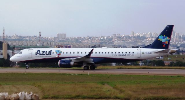 Embraer ERJ-190 (PR-AYM)