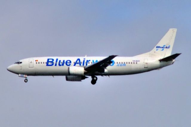 BOEING 737-400 (YR-BAD) - 2009 - As usual, a plane or many owners: From 1992 in Luxair, as LX-LGF, to 2011 as Enter Air SP-ENF, Stored 12/2016