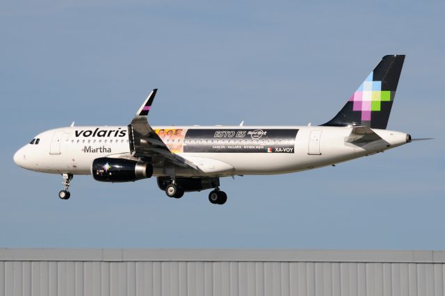 Airbus A320 (XA-VOY)