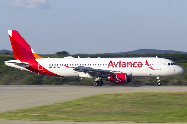 Airbus A320 (PR-AVU)