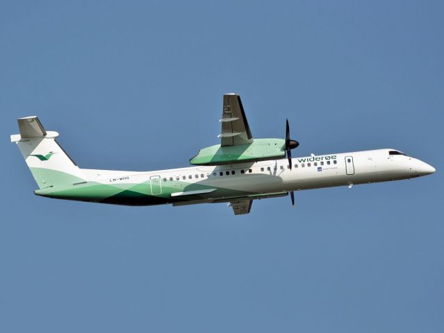 de Havilland Dash 8-400 (LN-WDG)