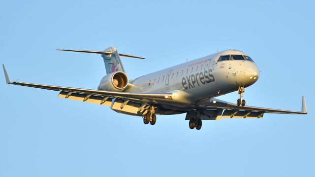 Canadair Regional Jet CRJ-200 (C-GOJA) - Jazz Air (Air Canada Express) Bombardier CRJ-200 (C-GOJA) arrives KRDU Rwy 23R on 12/04/2019 at 4:33 pm.