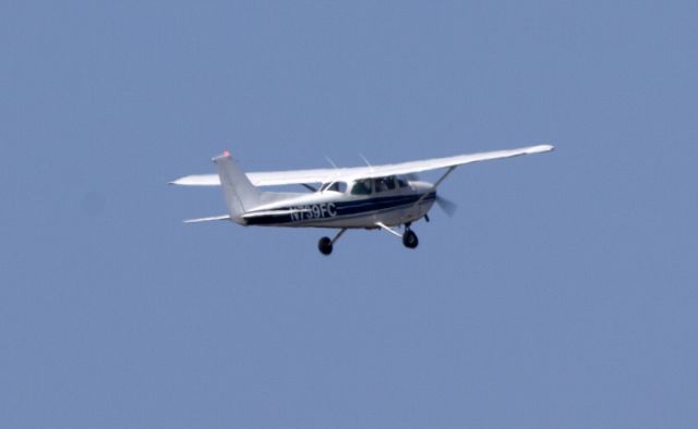 Cessna Skyhawk (N739FC)