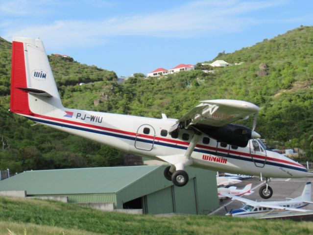 De Havilland Canada Twin Otter (PJ-WIU)