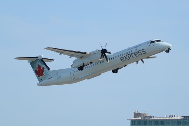 de Havilland Dash 8-400 (C-GGMQ)