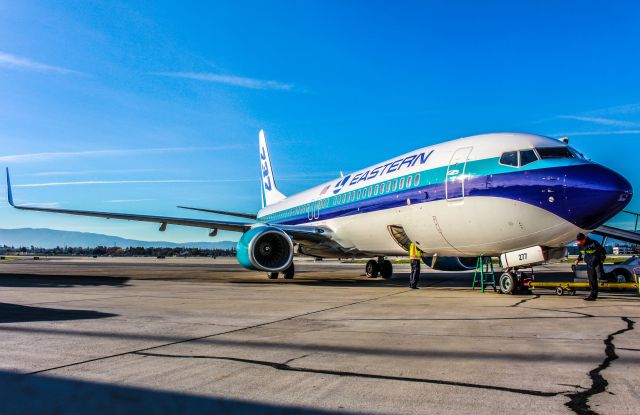 Boeing 737-800 (N277EA)
