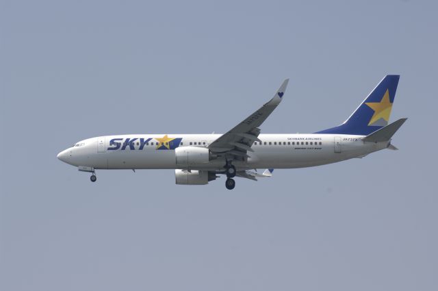 Boeing 737-800 (JA737X) - Final Approach to Haneda Intl Airport R/W16L on 2010/5/1