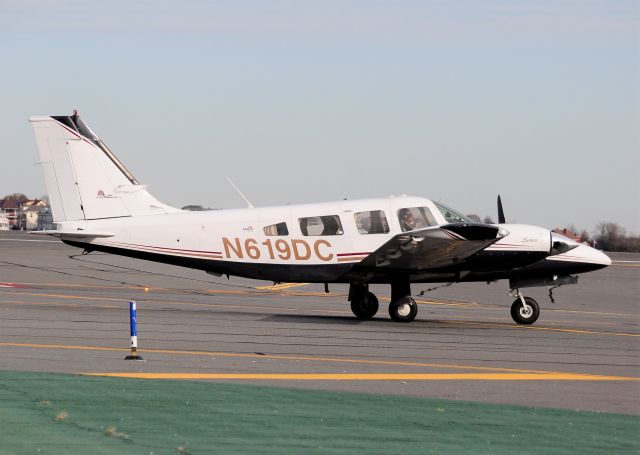 Piper Seneca (N619DC)