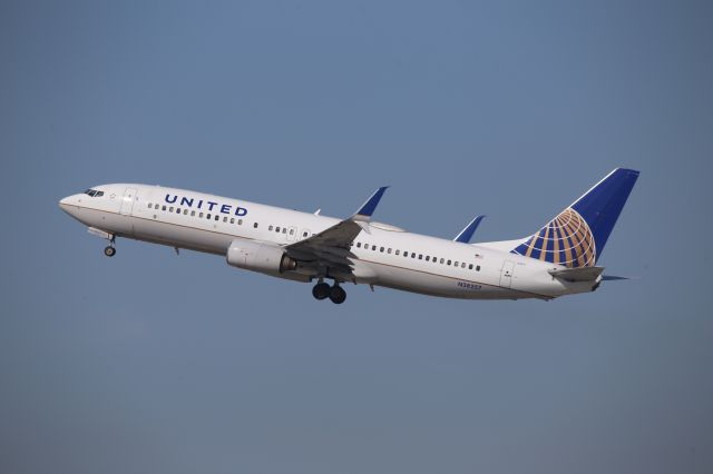 Boeing 737-800 (N38257)