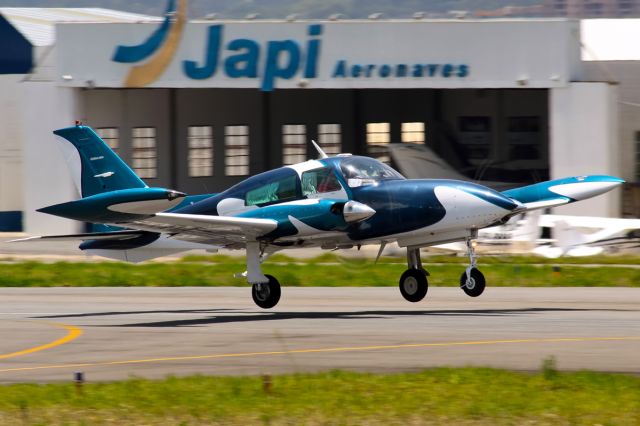 Cessna 340 —