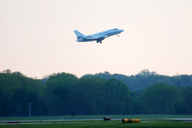 Dassault Falcon 2000 (N880PC)
