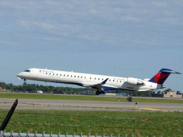Canadair Regional Jet CRJ-900 (N341PQ)