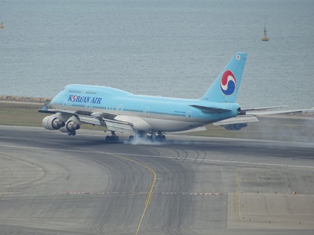 Boeing 747-400 (HL7472)