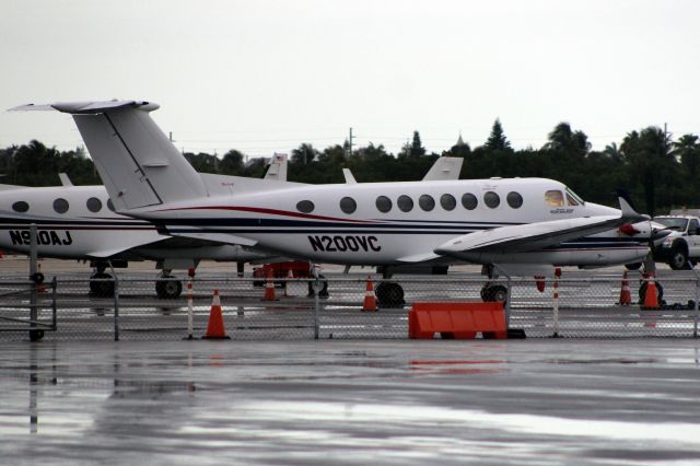 Beechcraft Super King Air 350 (N200VC) - Seen here on 12-Jan-16.