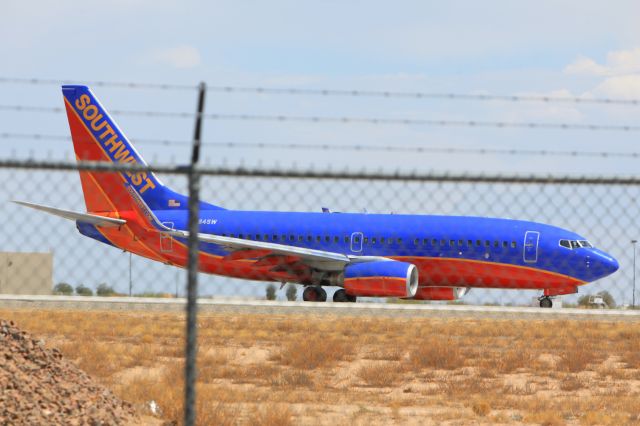 Boeing 737-800 (N784SW)