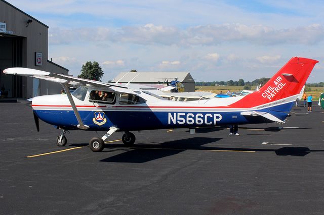 Cessna Skylane (N566CP)