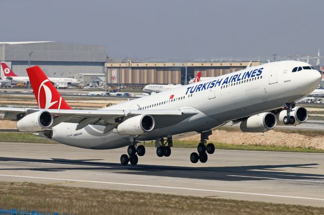 Airbus A340-300 (TC-JII) - 27-Apr-2015 330 Istanbul Ataturk Intl (LTBA / IST) Bucharest Henri Coandă Intl (LROP / OTP) 08:33AM EEST 09:31AM EEST 0:58