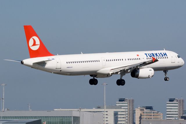 Airbus A321 (TC-JMI)