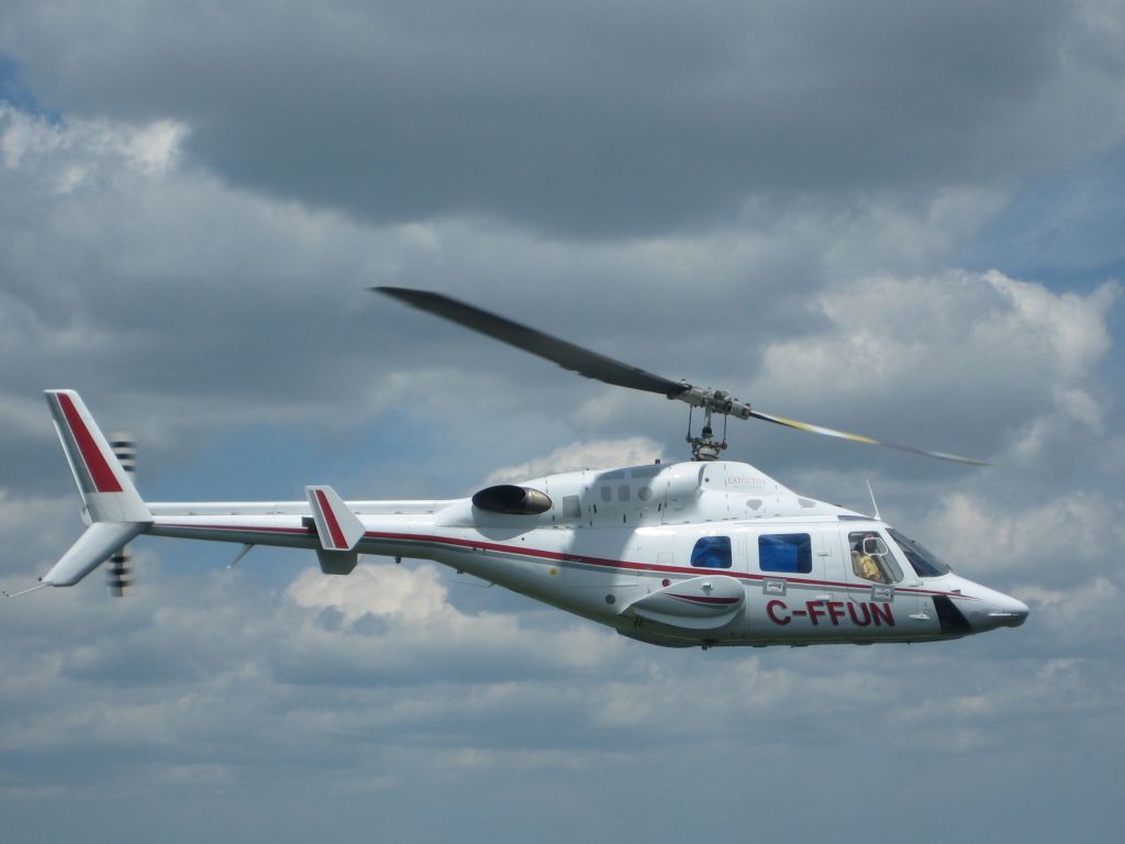 Bell 222 (C-FFUN)