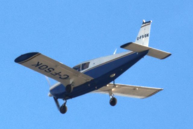 Piper Cherokee (FSOK) - C-FSOK Piper Cherokee PA-28-180 Survolant la ville de Lavaltrie QC. le 13-12-2023 à 09:12