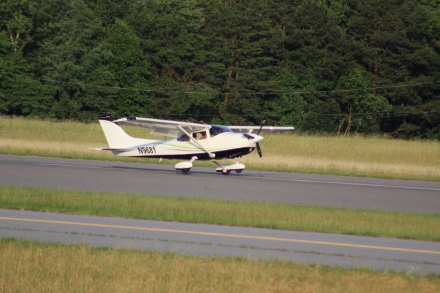 Cessna Skylane (N9681)