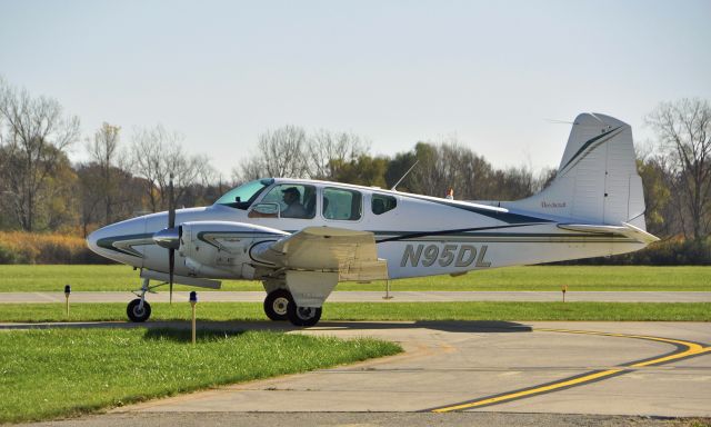 Beechcraft Travel Air (N95DL) - Beechcraft B95 N95DL in Ann Arbor 