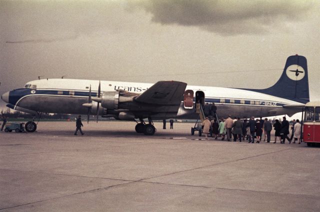 Douglas DC-6 (F-BNUZ) - 1967 at Düsseldorf (EDDL)