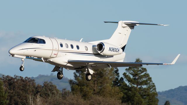 Embraer Phenom 300 (N383CH)