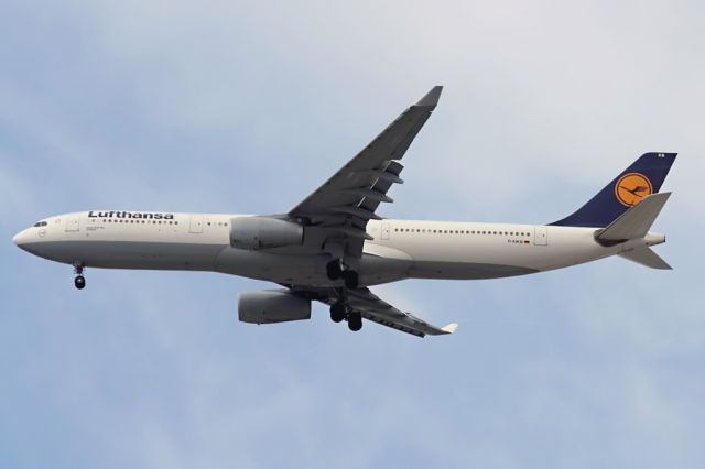 Airbus A330-300 (D-AIKB)