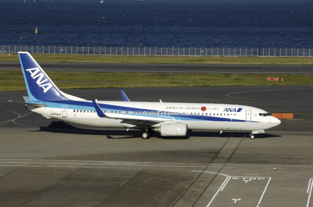 Boeing 737-800 (JA55AN) - Taxing at Haneda Intl Airport on 2012/10/29