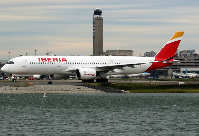 Airbus A350-900 (EC-OAX)