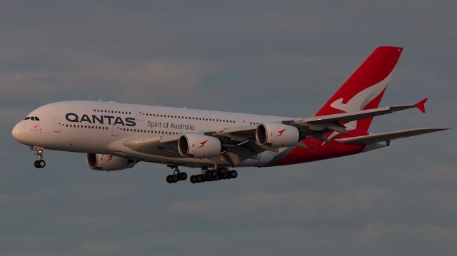 Airbus A380-800 (VH-OQB)